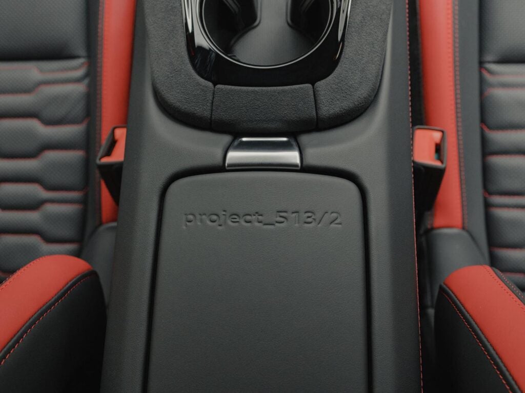 Interior Audi e-tron GT black and red