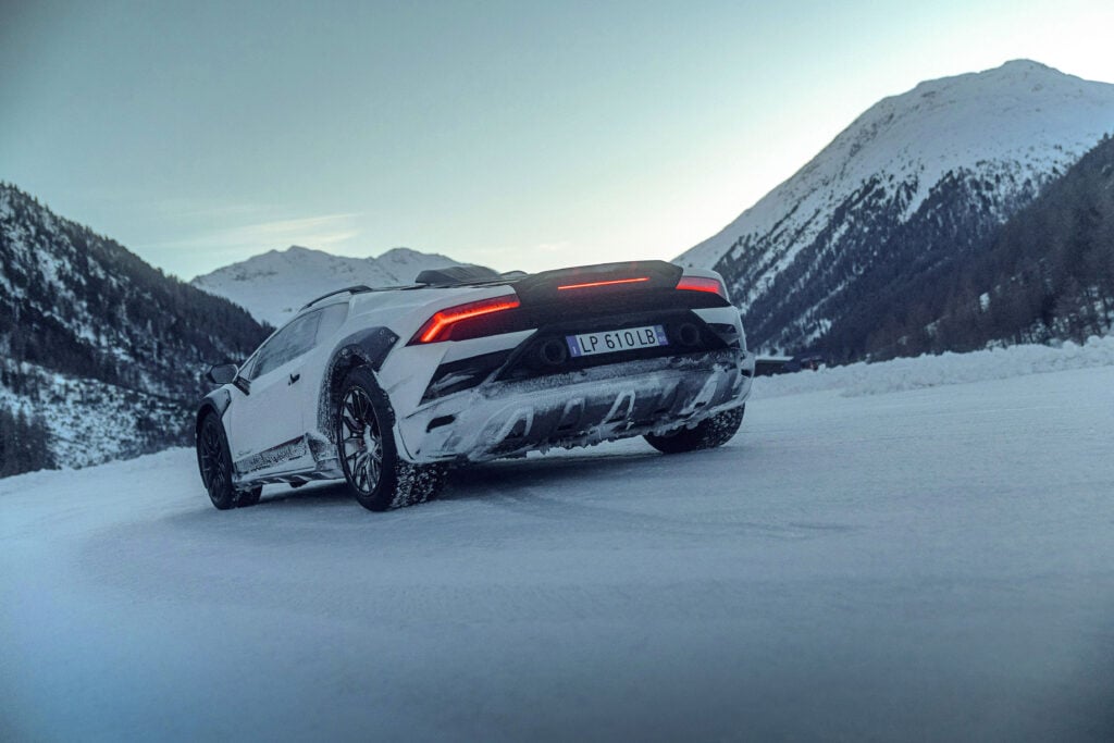 Lamborghini Huracán Sterrato driving through the mountains