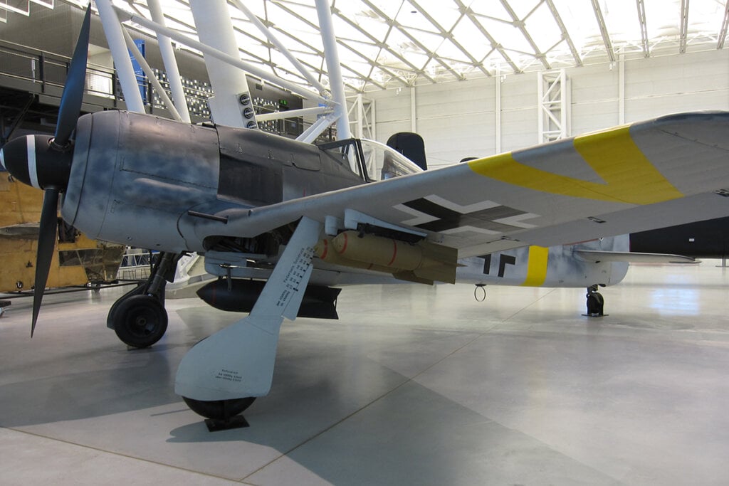 190 F fighter plane in museum