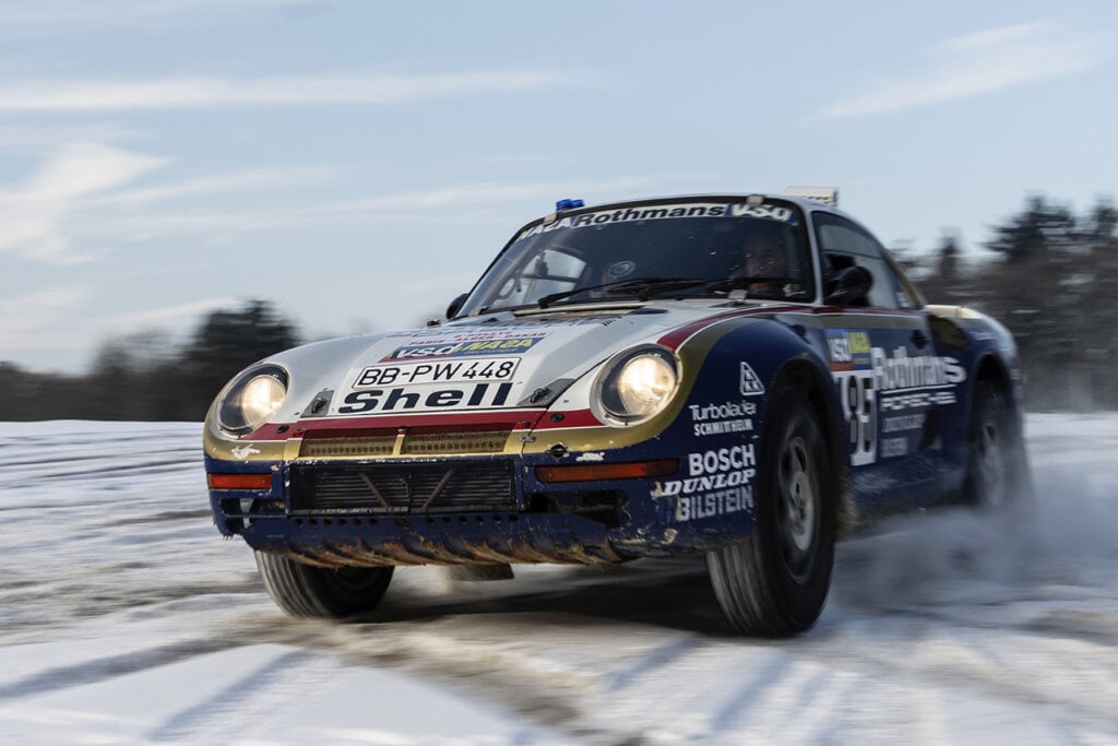 Porsche 959 on snow