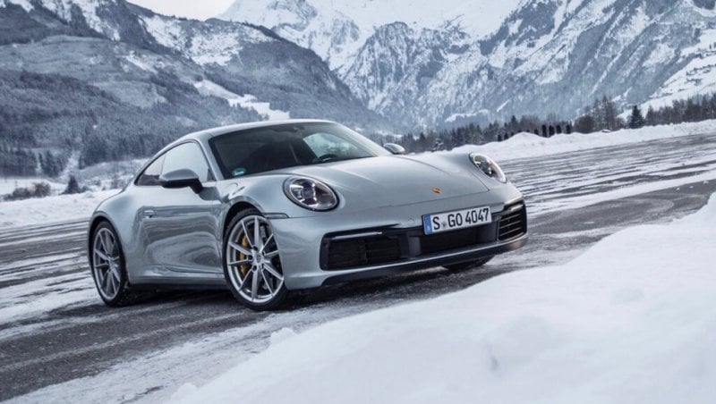 Porsche 991 in snow 