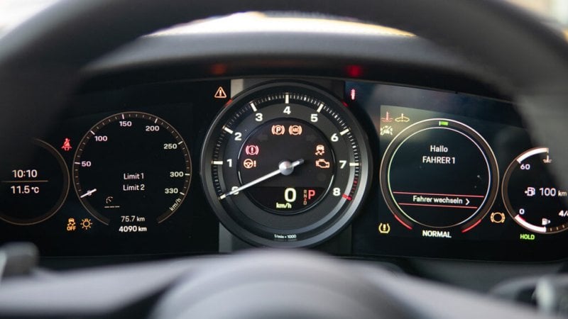 digital dashboard for Porsche 992
