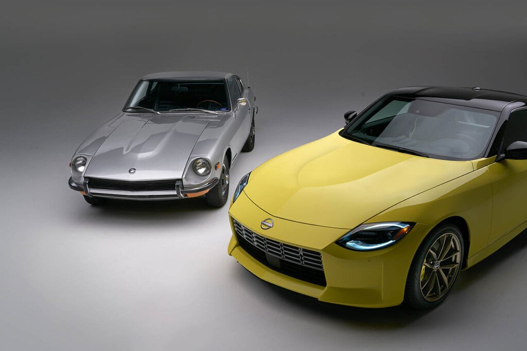 new 2023 nissan z next to fairlady z