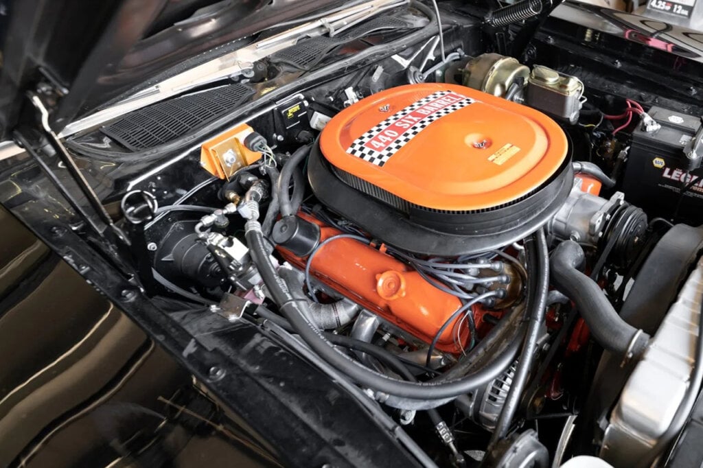 V8 engine platform for Barracuda