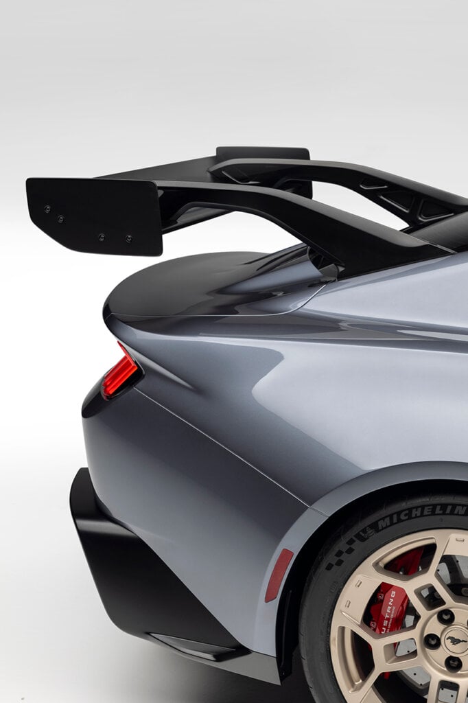 Rear shot of the Commander Wing Spoiler  car on white background